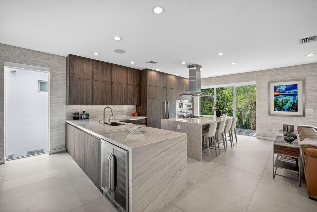 2401 N Atlantic Boulevard, Fort Lauderdale, Florida 33305, USA