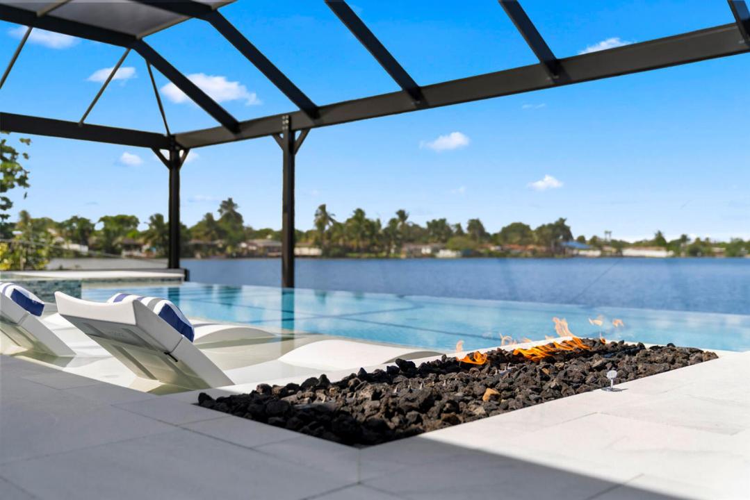 2511 NE 209th Terrace, Miami, Florida 33180, USA