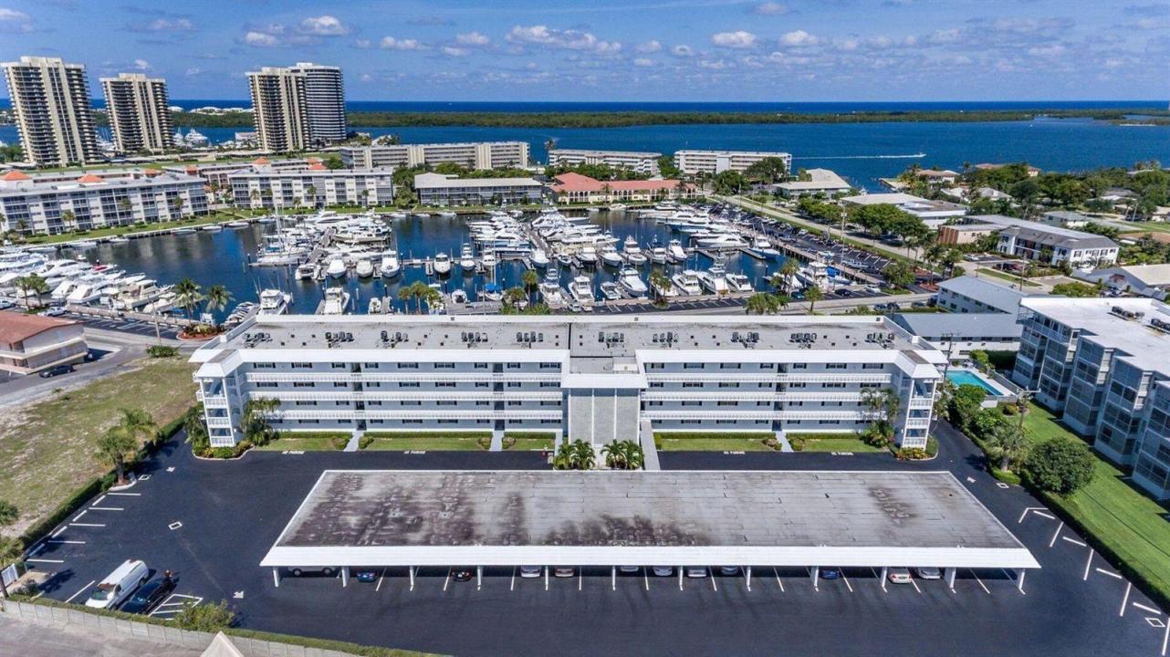 907 Marina Drive 402, North Palm Beach, Florida 33408, USA