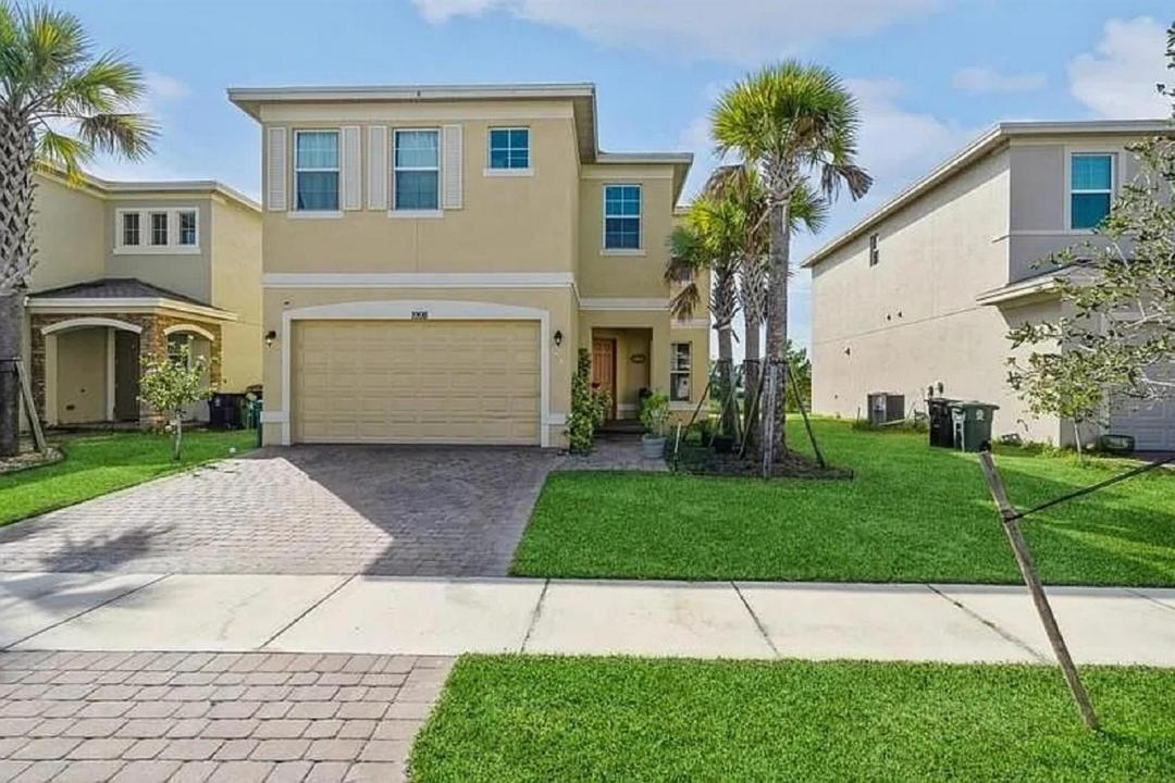 1998 NW Cataluna Circle, Port St. Lucie, Flórida 34986, Estados Unidos