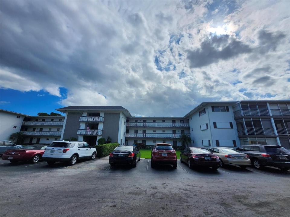 1201 Hillcrest Court 105, Hollywood, Florida 33021, Stati Uniti