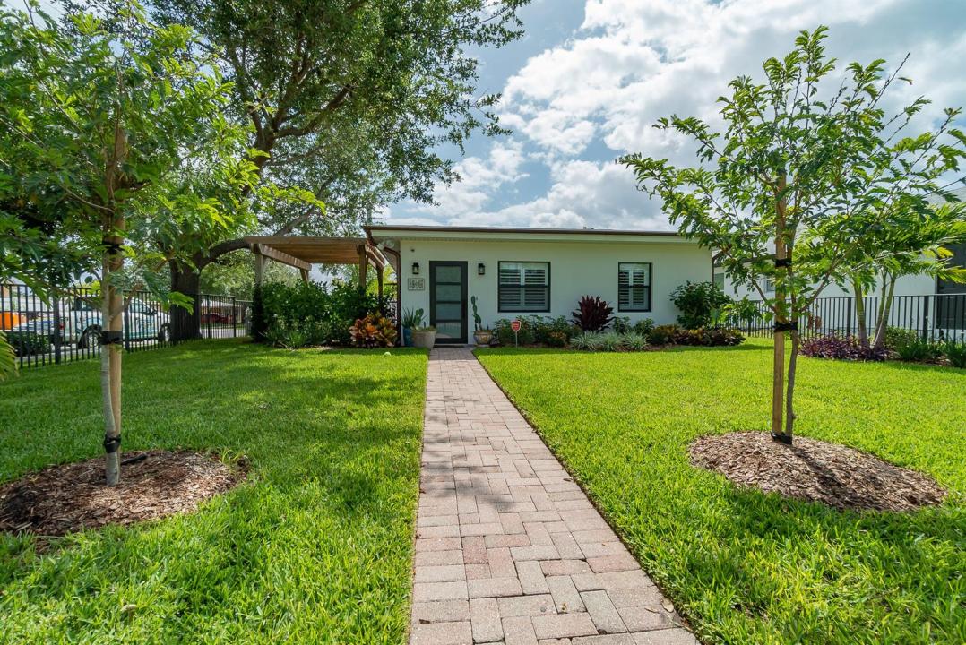301 S Swinton Avenue, Delray Beach, Florida 33444, USA