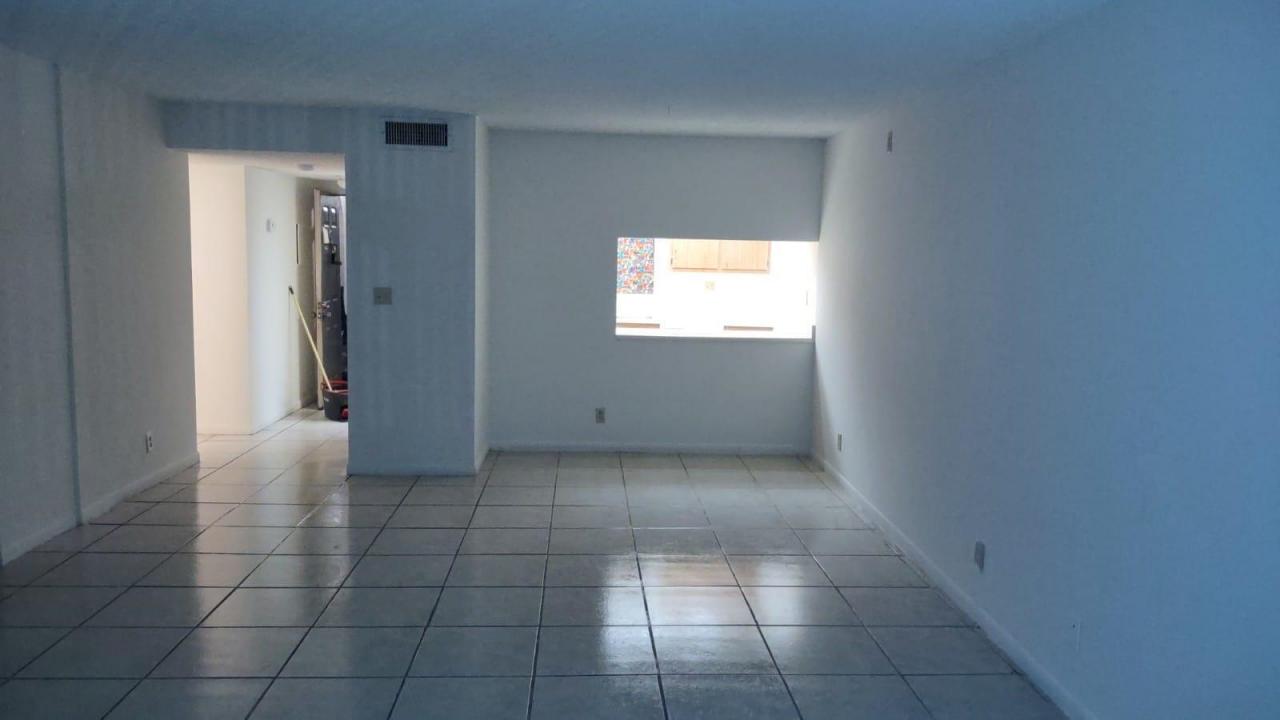 1950 N Congresss Avenue J211, West Palm Beach, Floride 33401, États-Unis