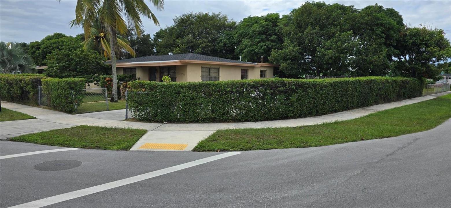 17230 NW 10th Court, Miami, Floride 33169, États-Unis