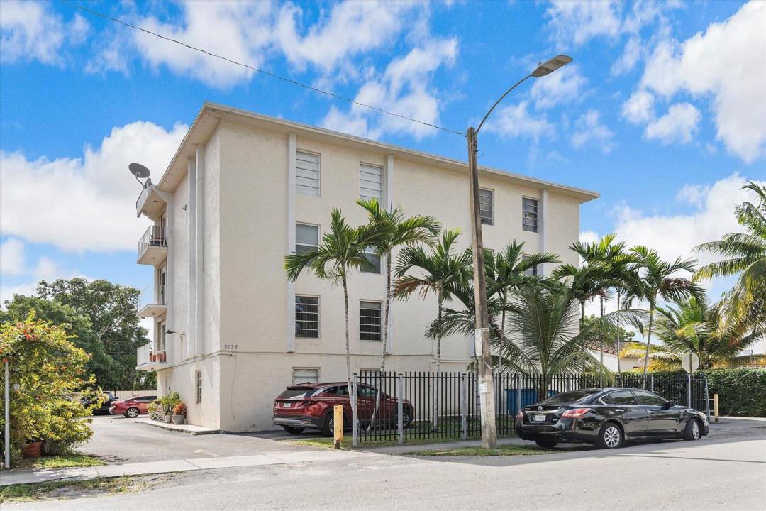 2138 SW 6th Street 301, Miami, Floride 33135, États-Unis