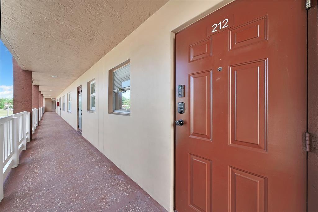 9281 Sunrise Lakes Boulevard 212, Sunrise, Floride 33322, États-Unis