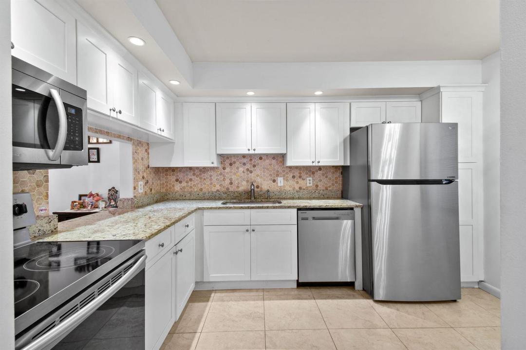 140 Lake Nancy Lane 112, West Palm Beach, Floride 33411, États-Unis