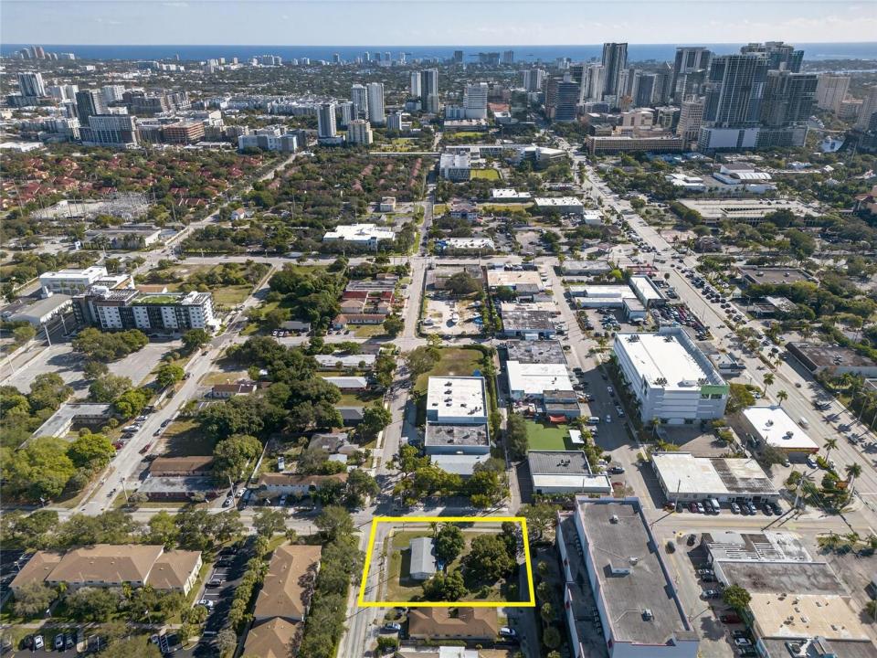 900 NW 2nd Street, Fort Lauderdale, Florida 33311, USA