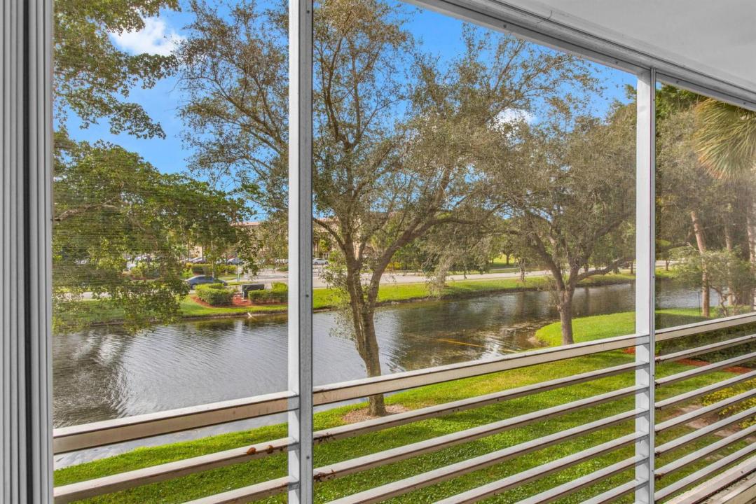 2006 Granada Drive N2, Coconut Creek, Florida 33066, Stati Uniti