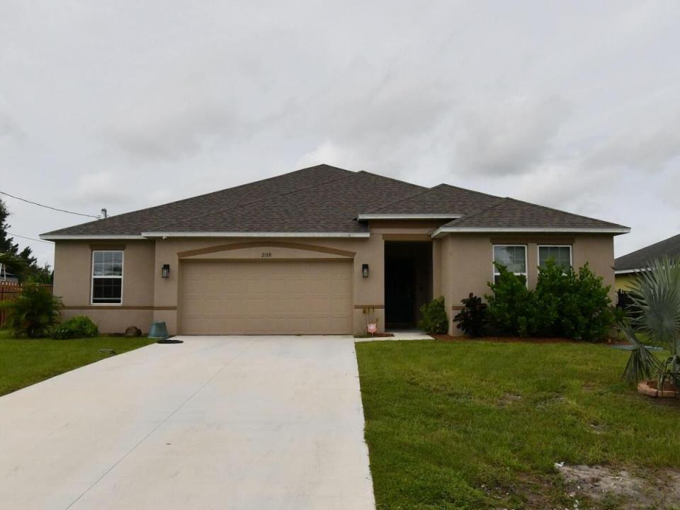 2108 SW Monterrey Lane, Port St. Lucie, Floride 34953, États-Unis