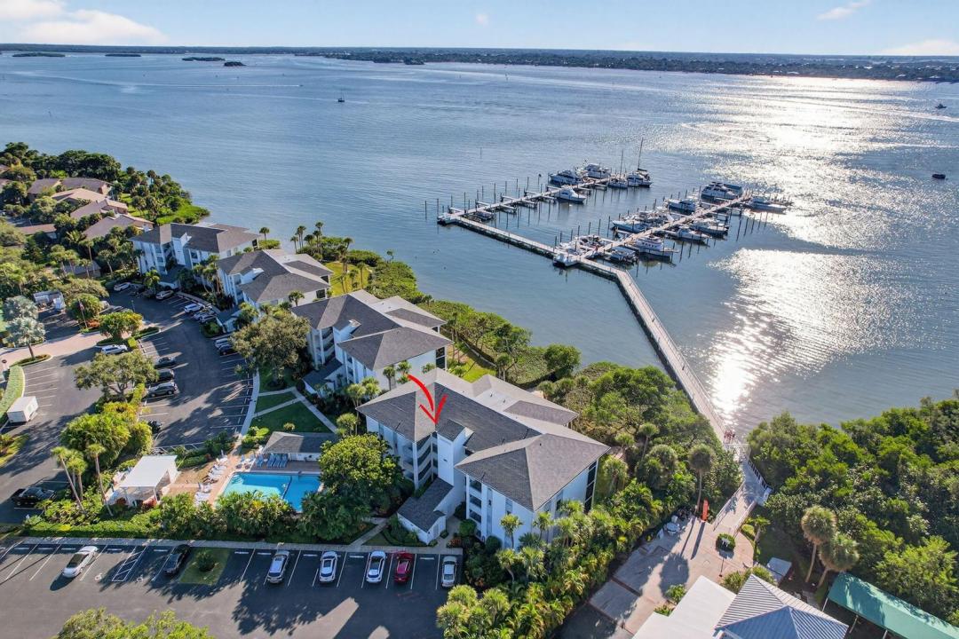 390 NE Edgewater Drive 403, Stuart, Floryda 34996, USA