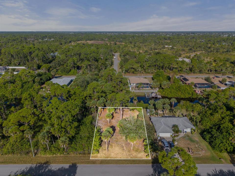 409 Cheshire Street, Port Charlotte, Floride 33953, États-Unis