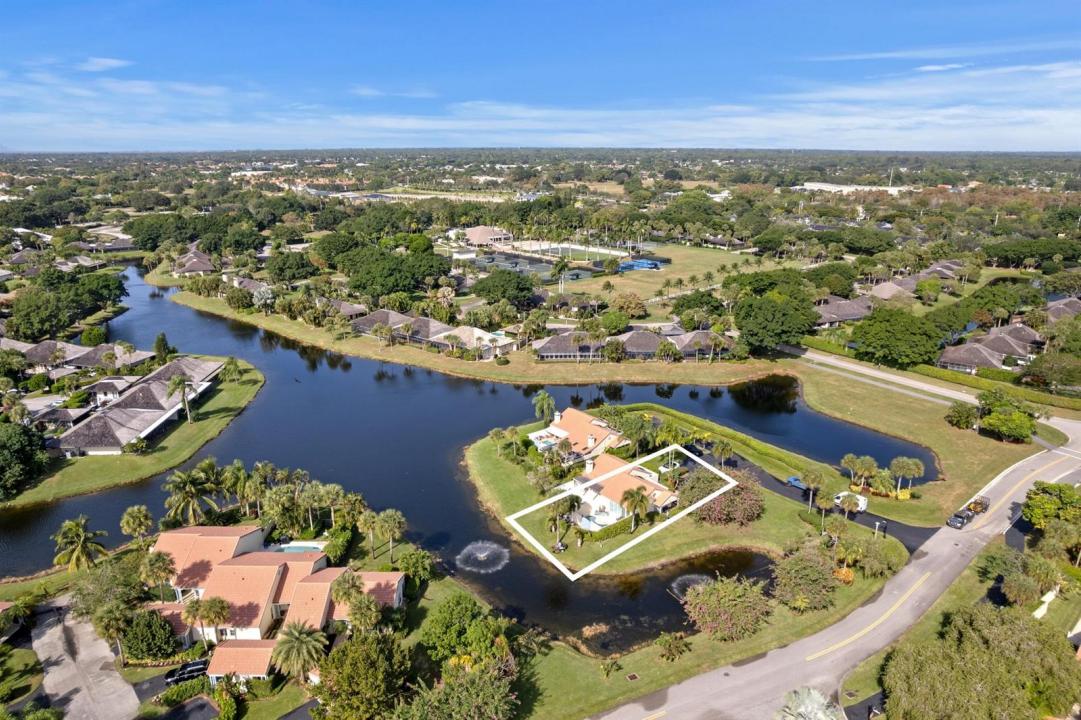 2211 Las Casitas Drive, Wellington, Florida 33414, USA