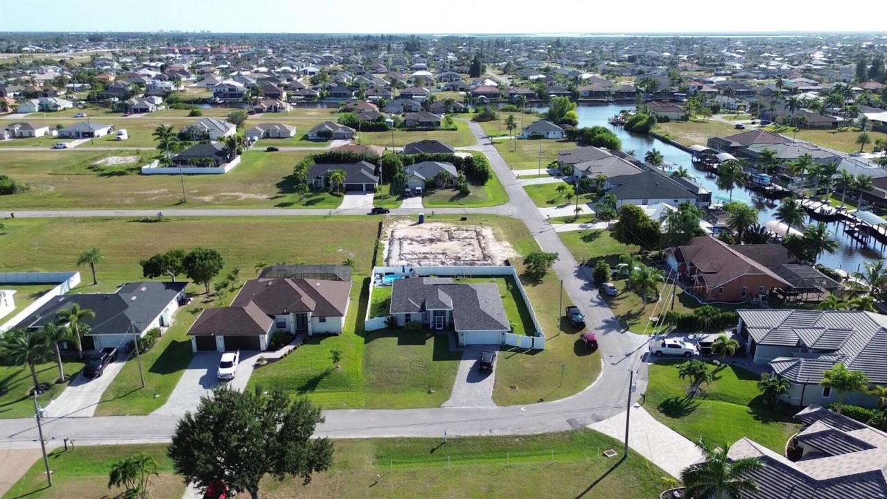 3405 NW 6th Street, Cape Coral, Florida 33993, Stati Uniti