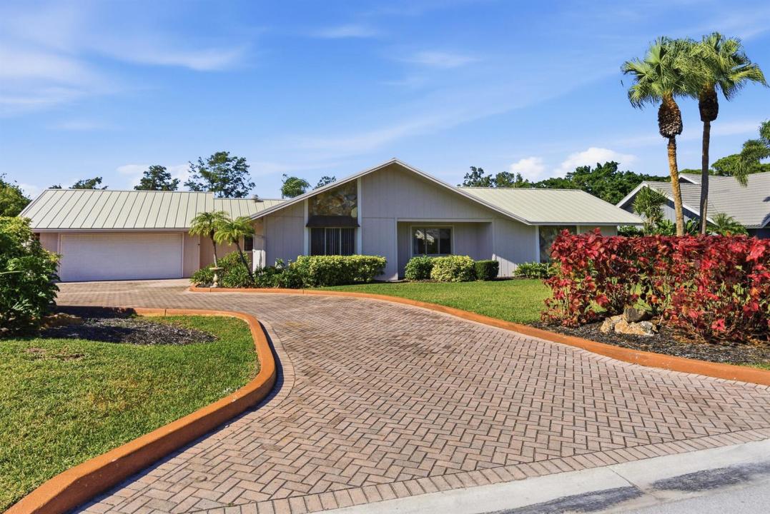 5151 SE Burning Tree Circle, Stuart, Florida 34997, USA