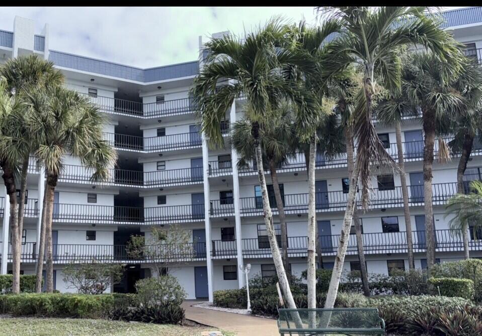 4640 Lucerne Lakes W Boulevard 605, Lake Worth, Florida 33467, USA