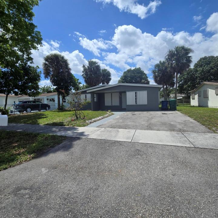3860 NW 8th Place, Lauderhill, Floryda 33311, USA