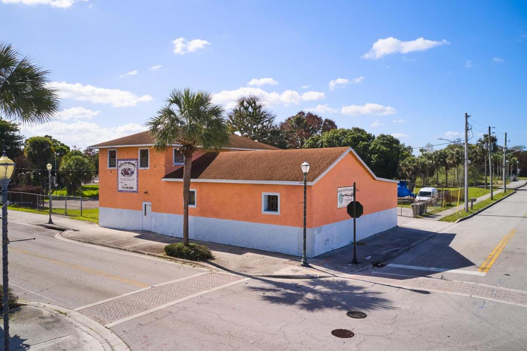 464 N 9th Street, Fort Pierce, Floryda 34950, USA