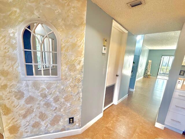 2202 S Cypress Bend Drive 101, Pompano Beach, Floride 33069, États-Unis