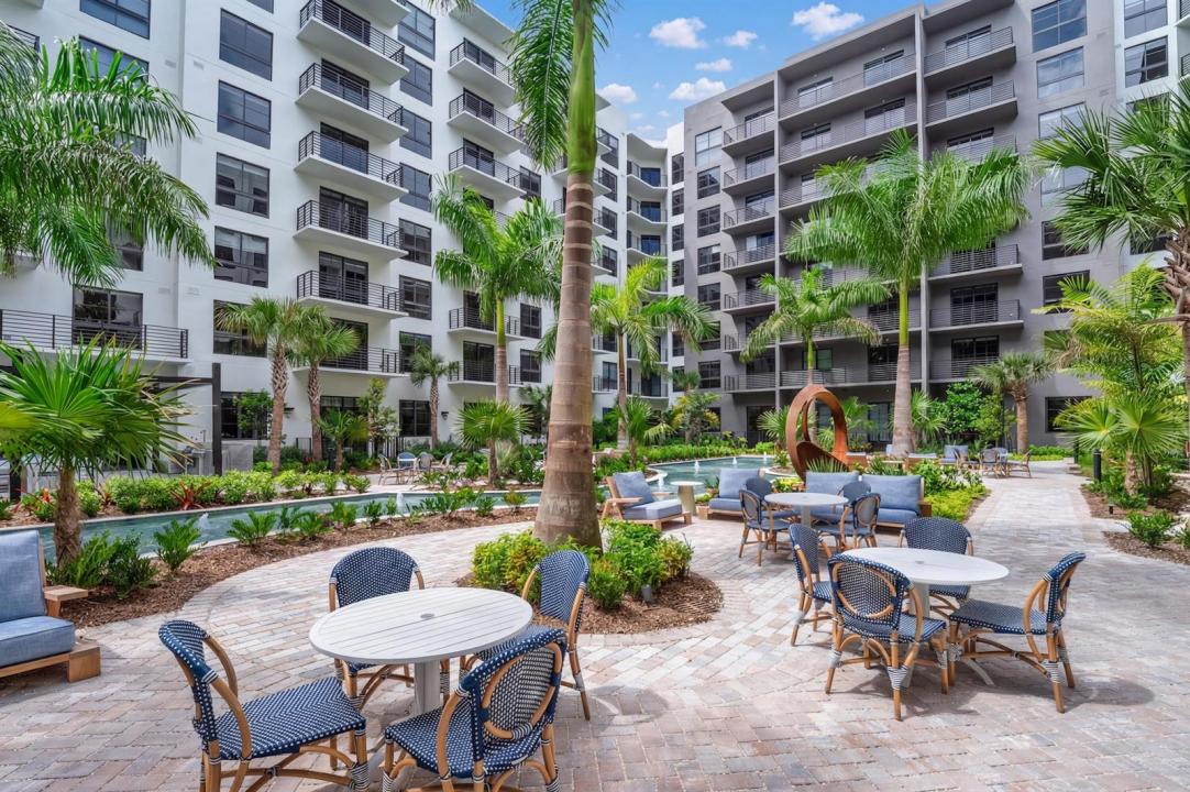 1650 NE 124th Street 344, North Miami, Floride 33181, États-Unis