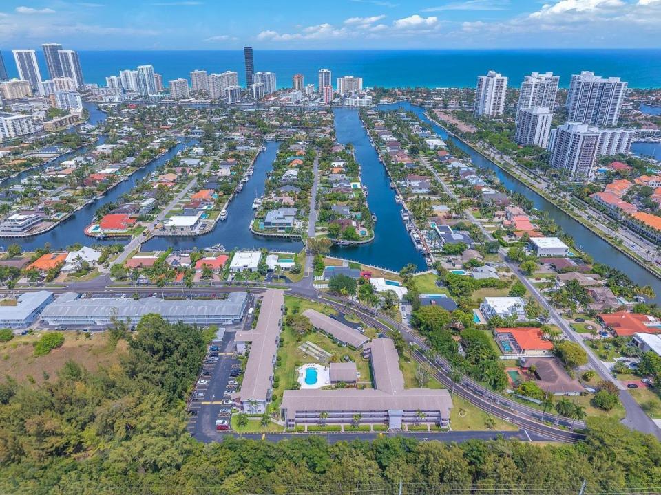 700 Layne Boulevard 301, Hallandale Beach, Floride 33009, États-Unis