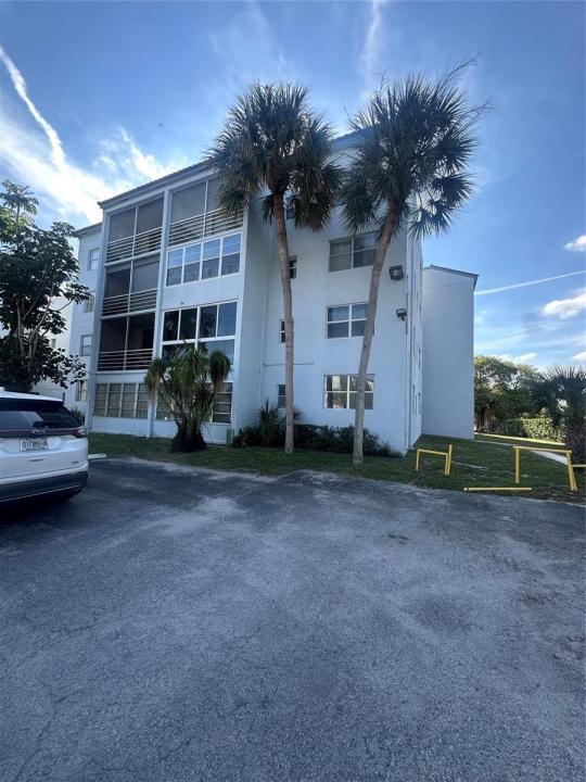 2800 Somerset Drive J107, Lauderdale Lakes, Floride 33311, États-Unis