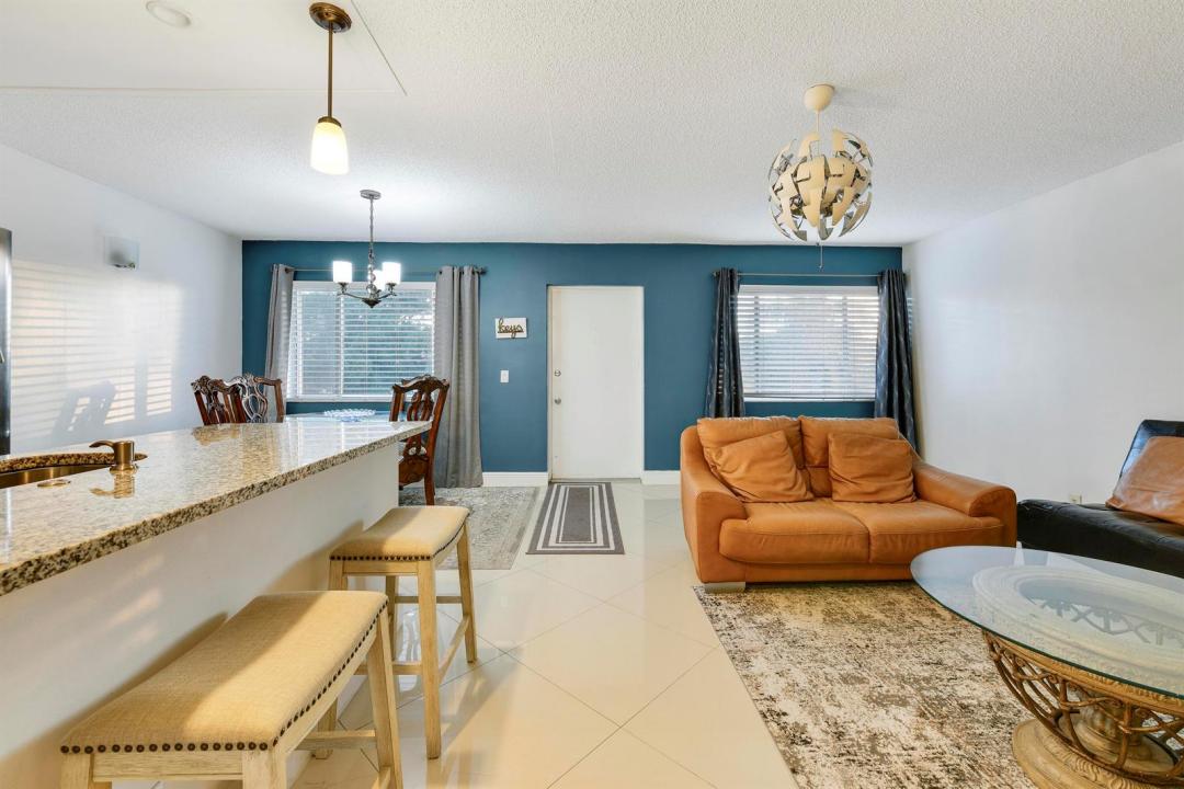 3100 Springdale Boulevard 314, Palm Springs, Floride 33461, États-Unis