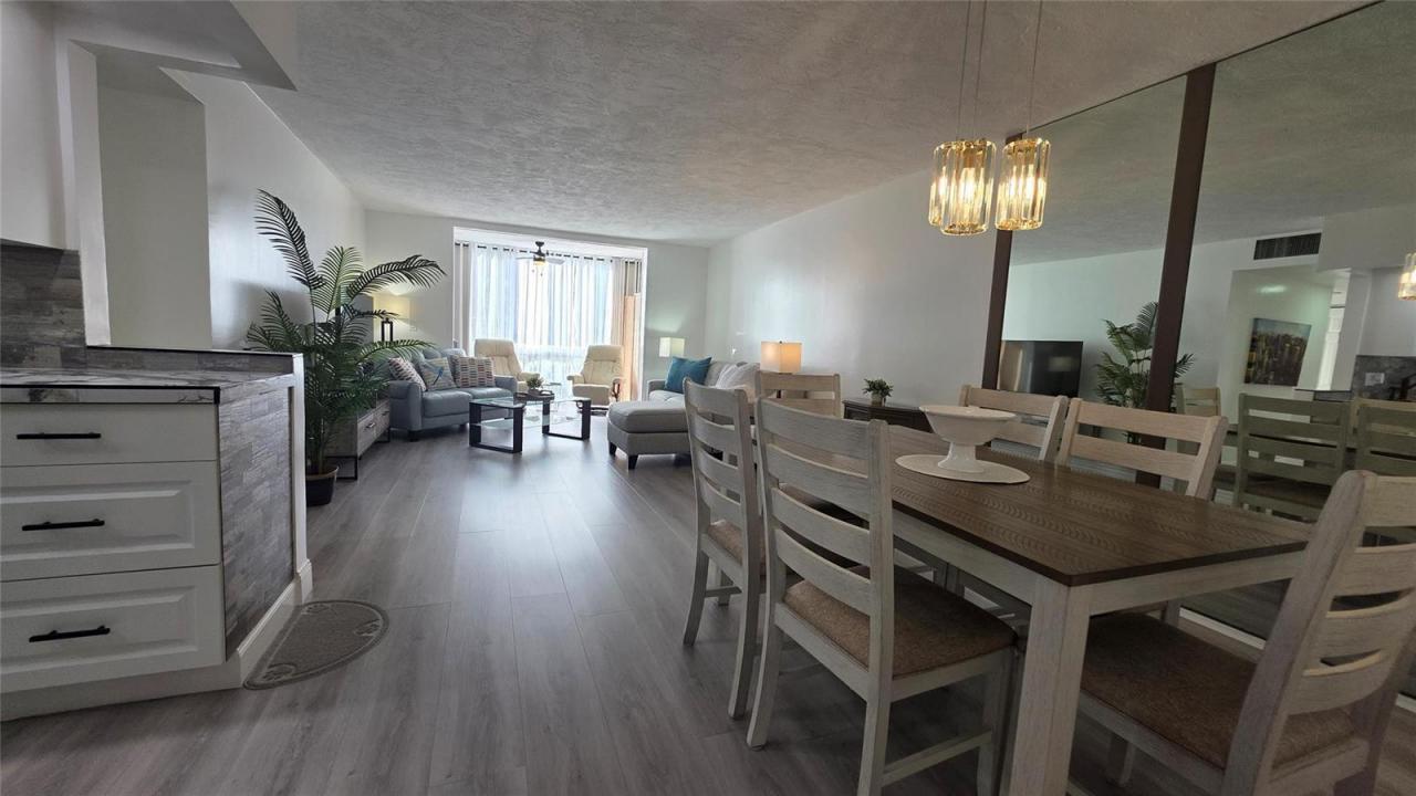 2831 Somerset Drive 105, Lauderdale Lakes, Florida 33311, Stati Uniti
