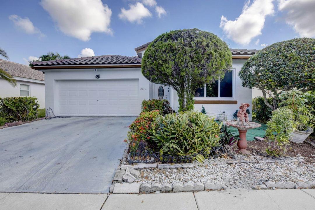 10245 SW 16th Court, Pembroke Pines, Floride 33025, États-Unis