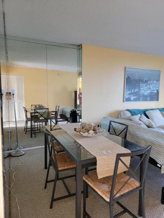 3301 N Country Club Drive 506, Aventura, Floride 33180, États-Unis