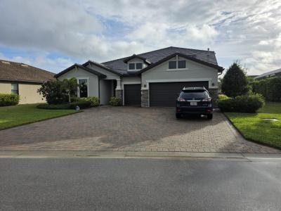 527 SE Vallarta Drive, Port St. Lucie, Florida 34984