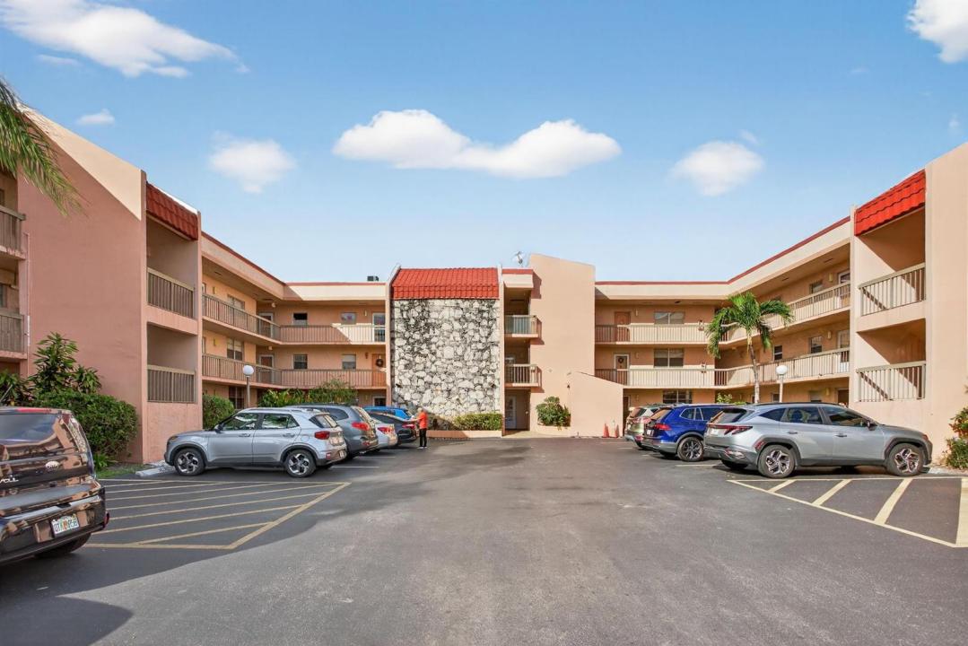 3050 Holiday Springs Boulevard 108, Margate, Floride 33063, États-Unis