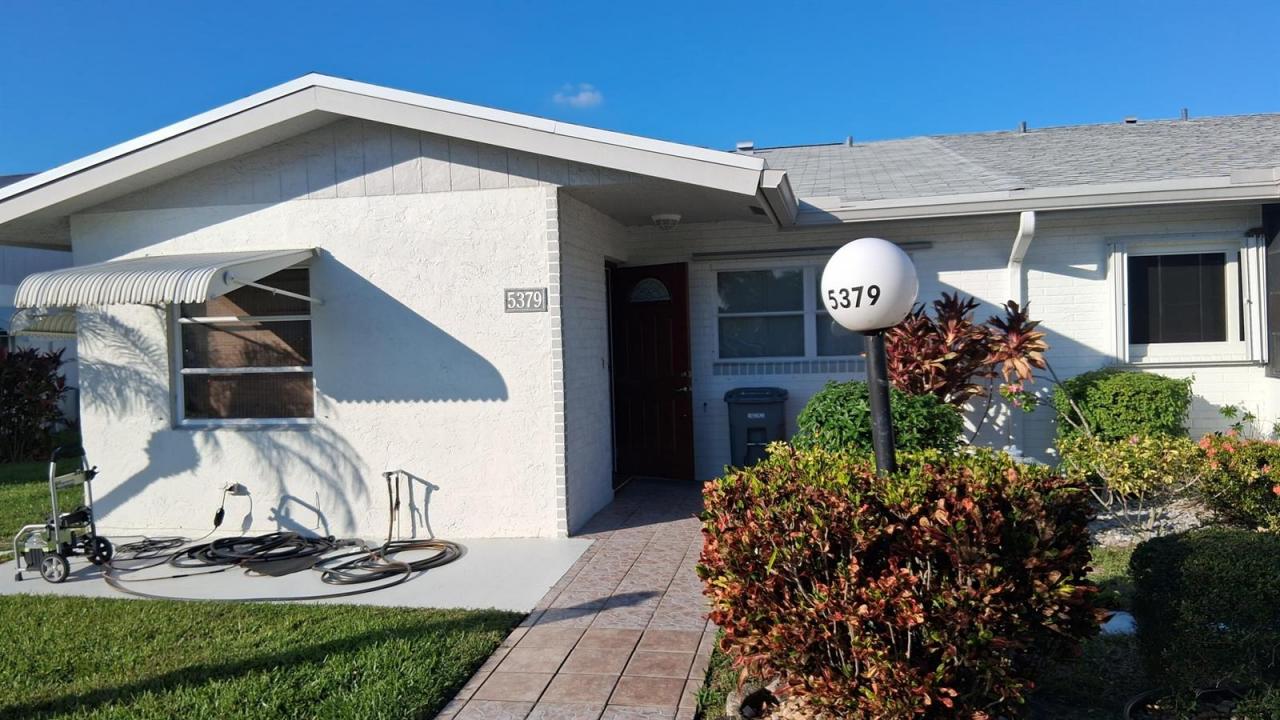 5379 Mariesa Avenue, West Palm Beach, Florida 33417, USA