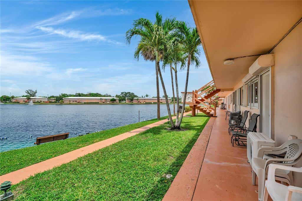 1050 SW 11th Street 1L, Hallandale Beach, Florida 33009, USA