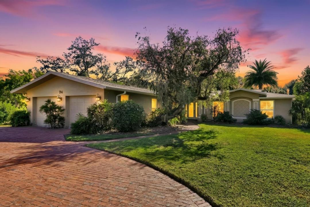 74 Aqua Lane, Florida 33903, USA