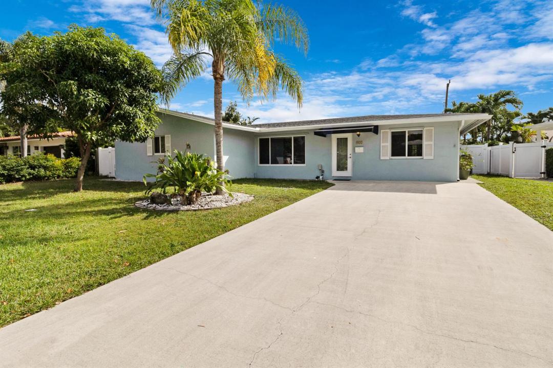 912 SE 8th Court, Deerfield Beach, Floride 33441, États-Unis