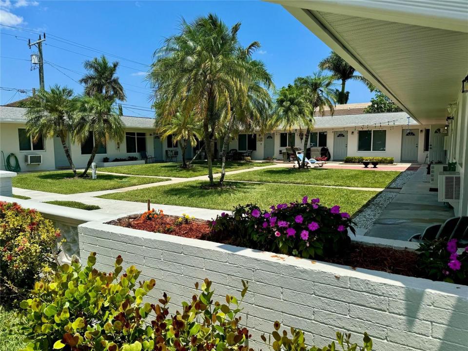 120 NE 10th Avenue 1, Hallandale Beach, Floride 33009, États-Unis