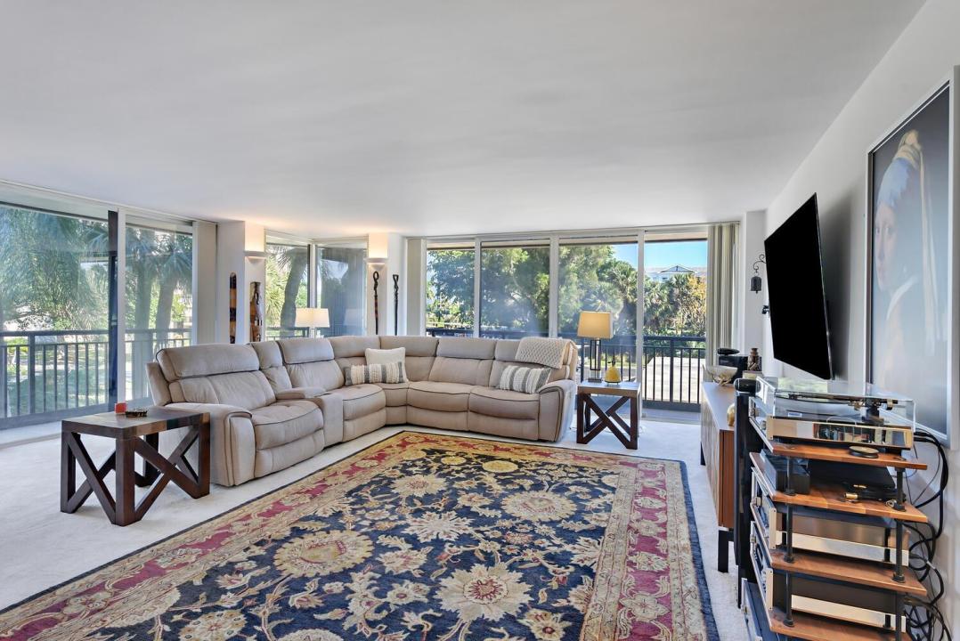 2427 Presidential Way 204, West Palm Beach, Floride 33401, États-Unis
