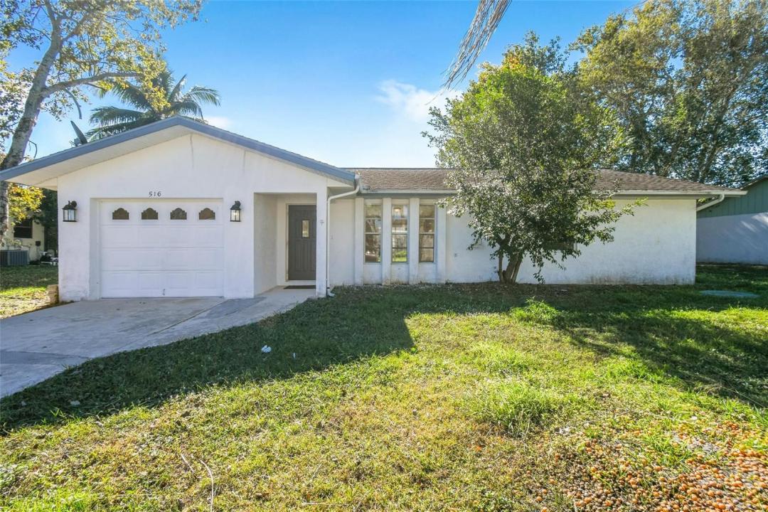 516 SW Buswell Avenue, Port St. Lucie, Floride 34983, États-Unis
