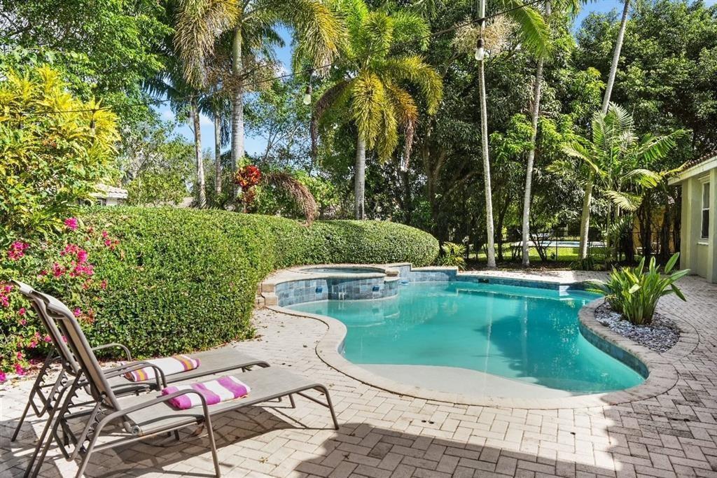8209 SW 173rd Terrace, Palmetto Bay, Florida 33157, USA