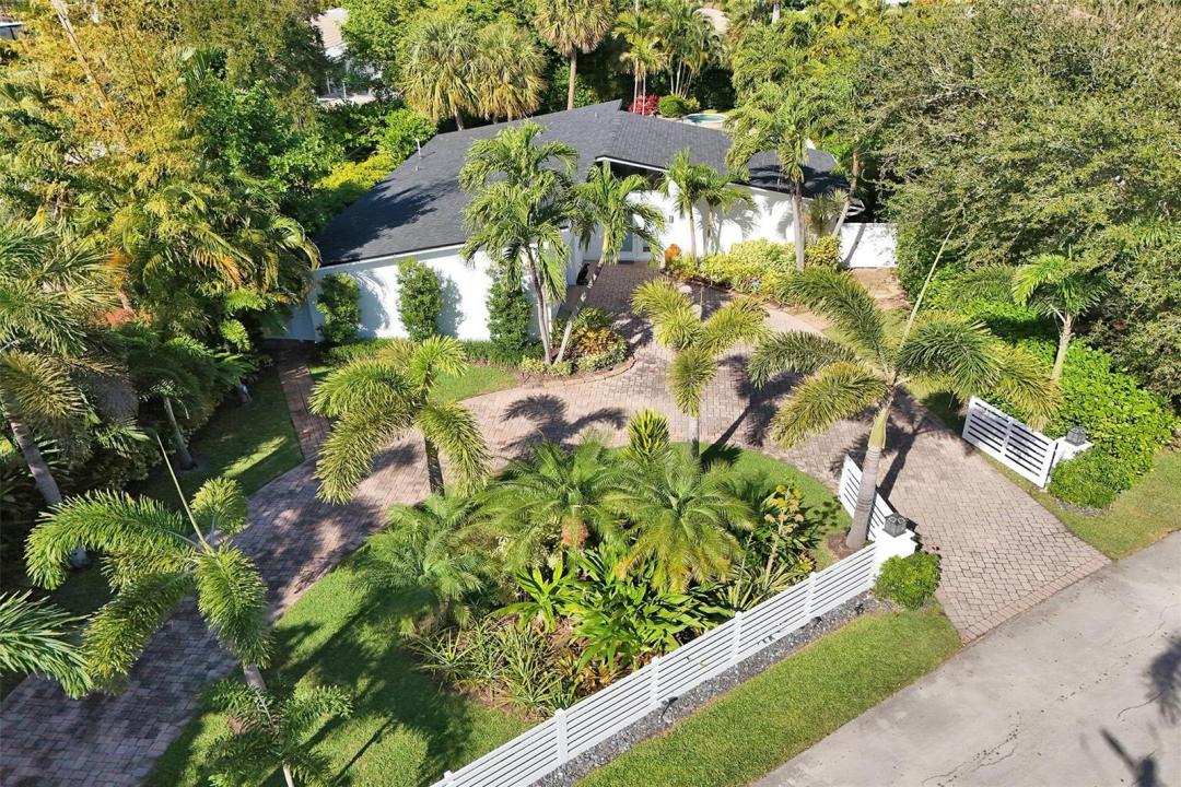2525 SE 7th Drive, Pompano Beach, Florida 33062, USA