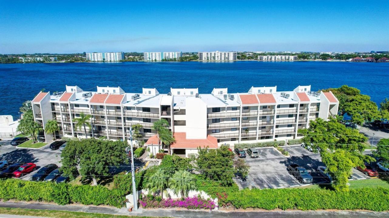 115 Lake Emerald Drive 403, Oakland Park, Floryda 33309, USA
