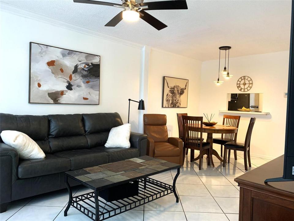 5003 NW 35th Street 508, Lauderdale Lakes, Floride 33319, États-Unis