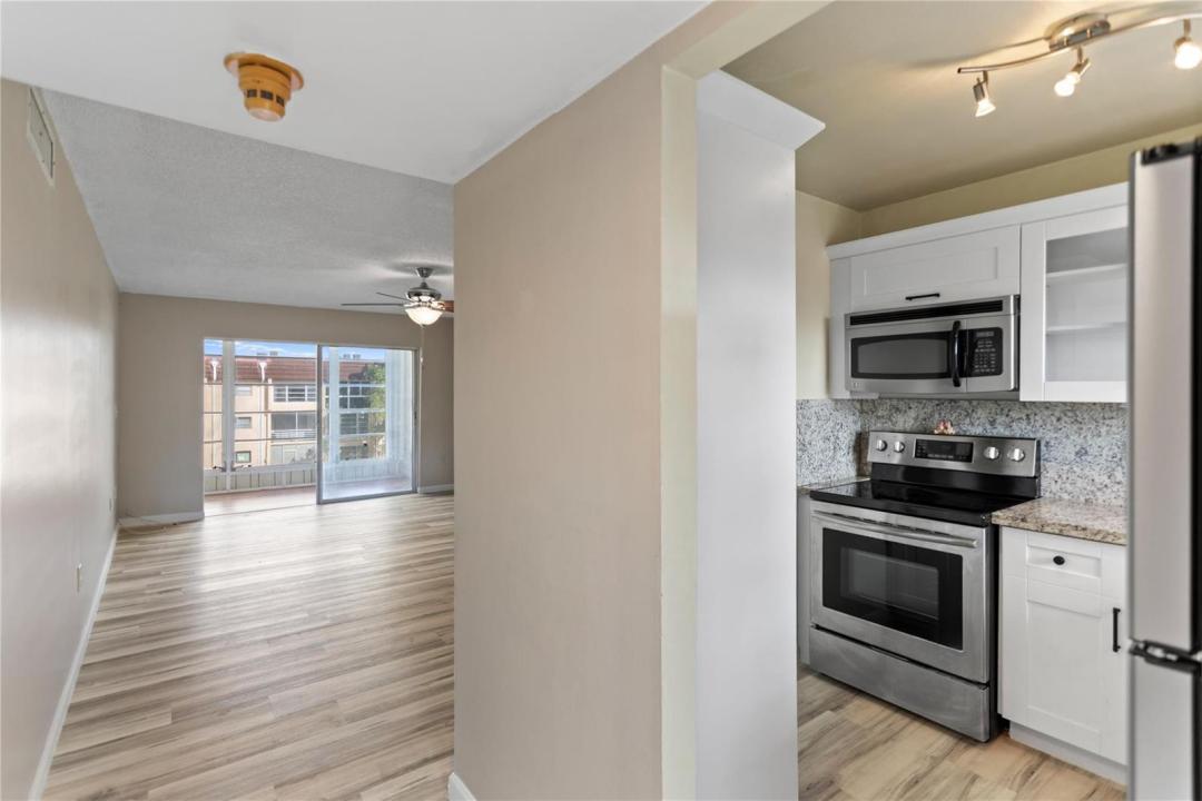 2720 N Pine Island Road 307, Sunrise, Floride 33322, États-Unis