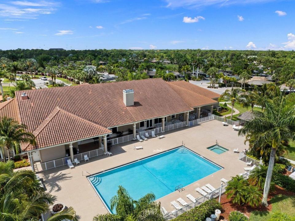 405 NW Chipshot Lane, Port St. Lucie, Florida 34986, USA
