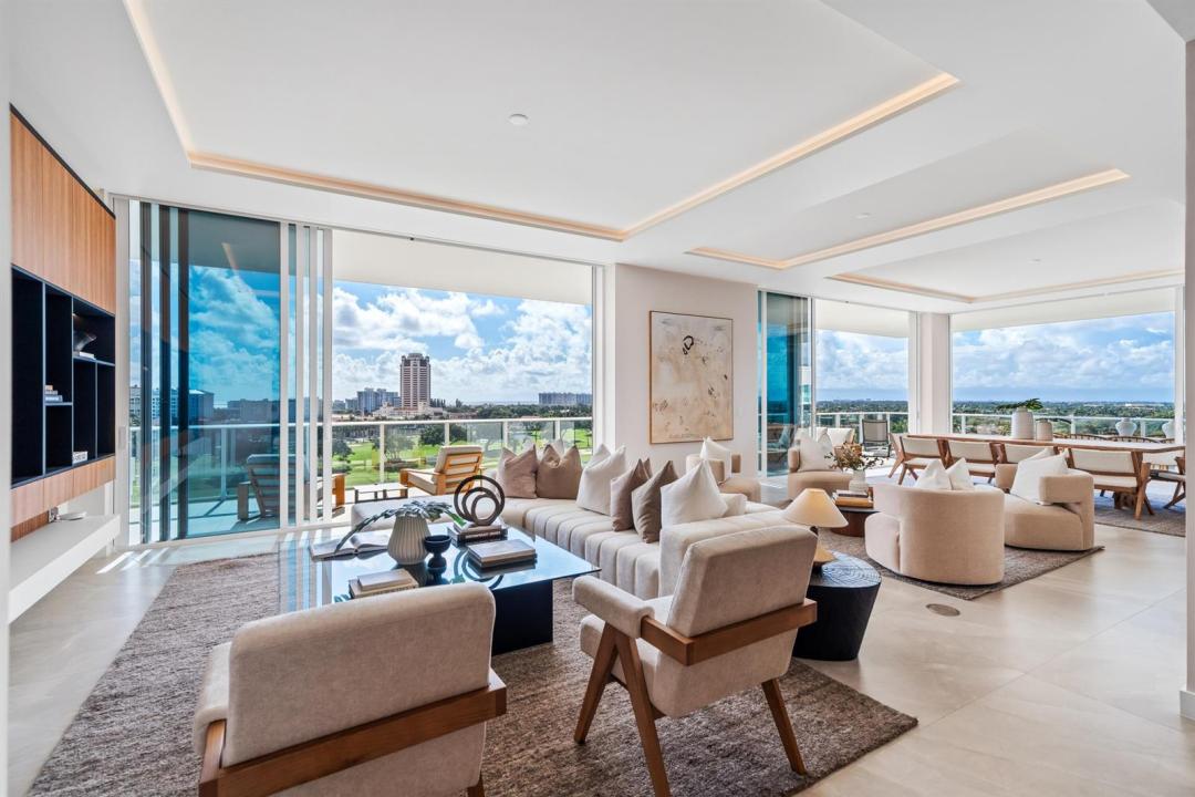 220 SE Mizner Boulevard Ph-24, Boca Raton, Florida 33432, USA
