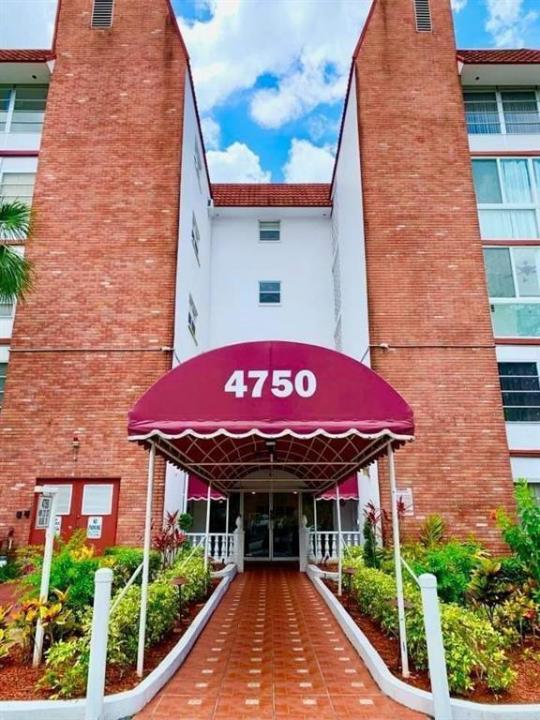 4750 NW 22nd Court 420, Lauderhill, Floride 33313, États-Unis