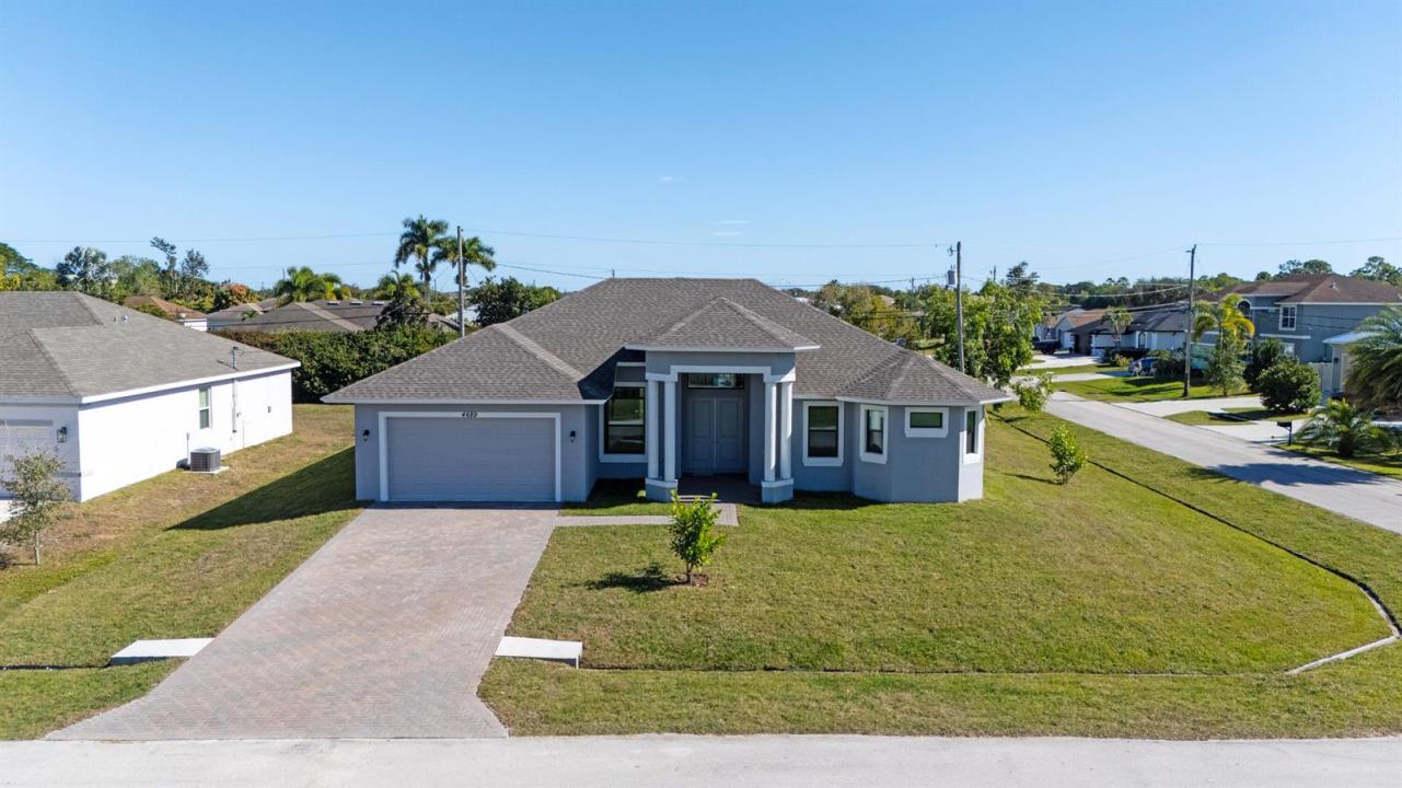 4689 SW Tacoma Street, Port St. Lucie, Floride 34953, États-Unis
