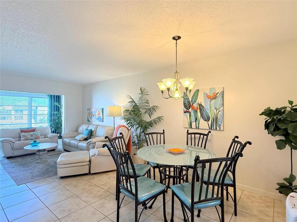 6650 Royal Palm Boulevard 311 C, Margate, Floryda 33063, USA