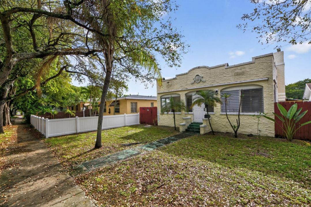 1934 Washington Street, Hollywood, Floryda 33020, USA
